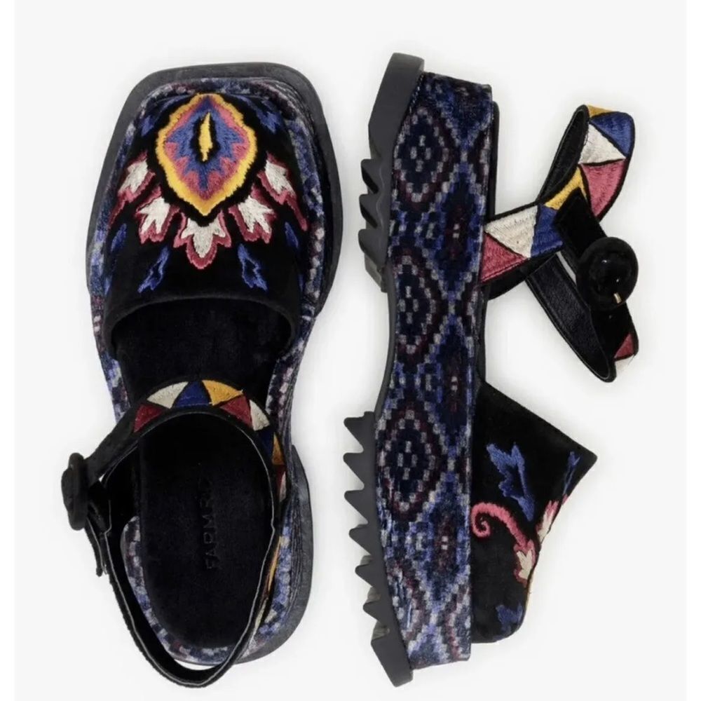 NWOB Farm Rio Embroidered Boho Closed Toe Black Suede Platform Sandals size 6